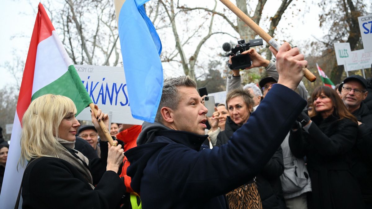 Kudarcos utcafórumokat tartanak a tiszások