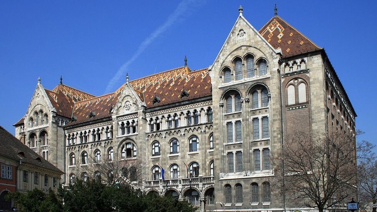 Újabb 80 millió forint pályázati támogatást biztosít a levéltárak részére a KIM