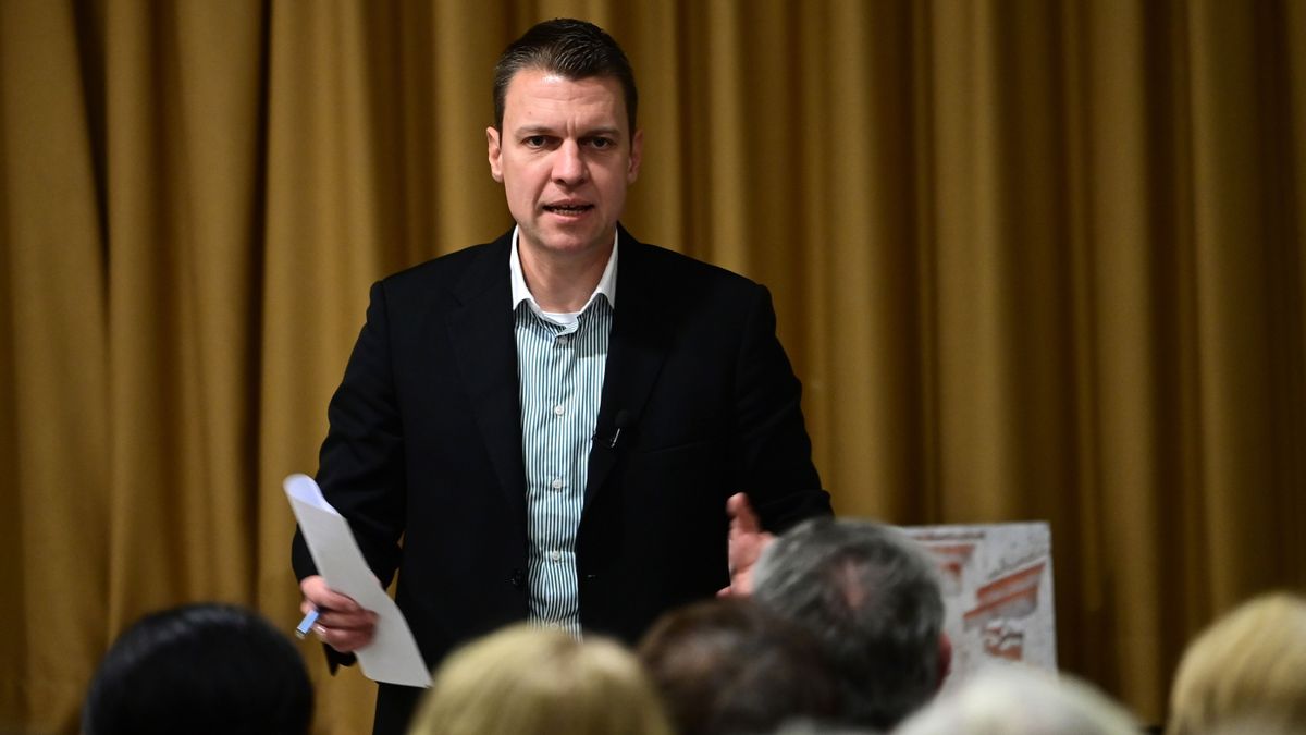 A Tiszához érkező Shell-vezetők Brüsszelt és az energiacégeket képviselik