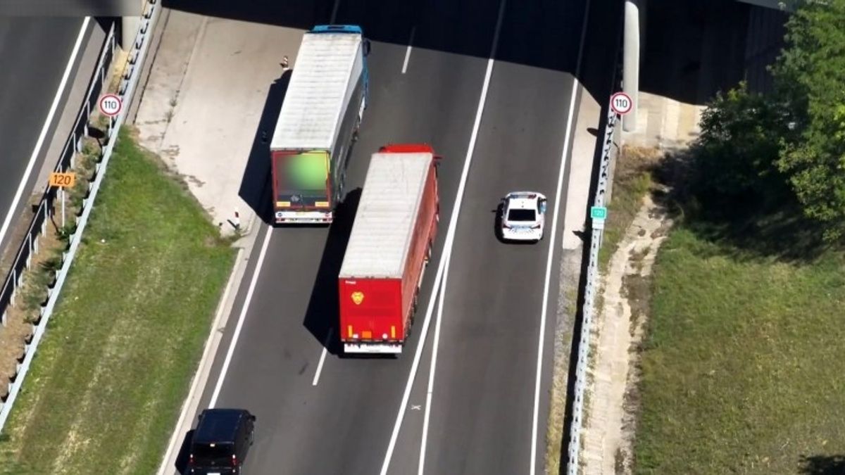 Drónt is bevetve csaptak le a rendőrök az M7-es autópályán