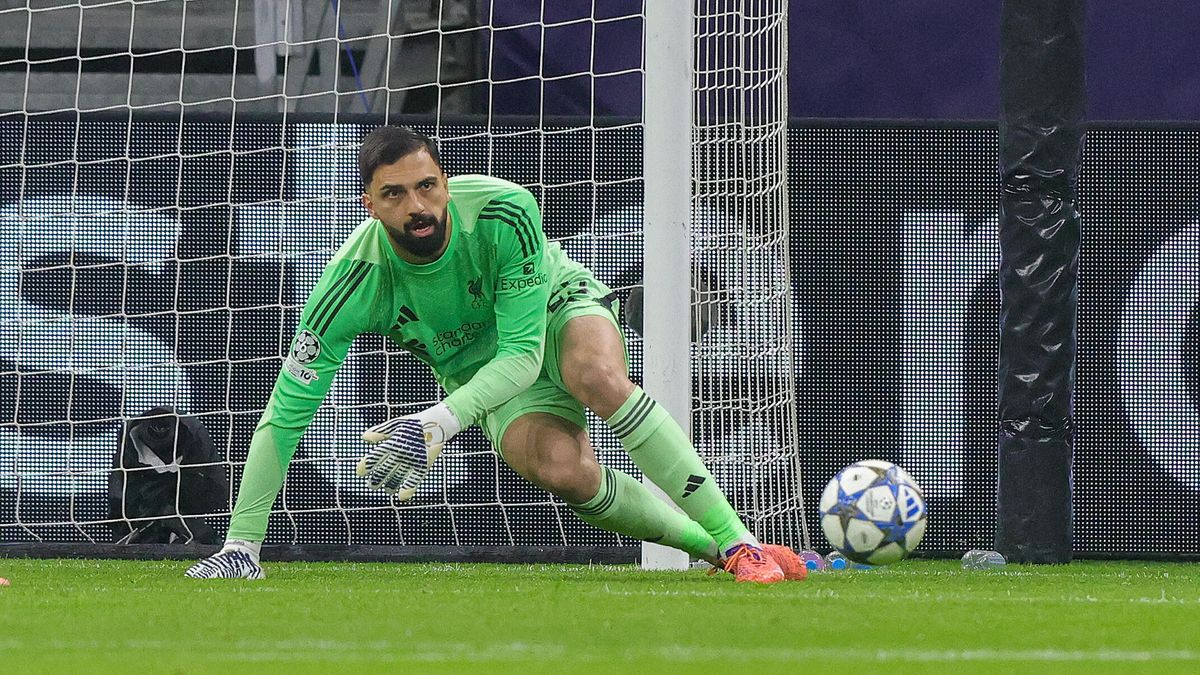 Arne Slot dilemmája: kispadra száműzze a világ egyik legjobb tizenegyesölőjét?