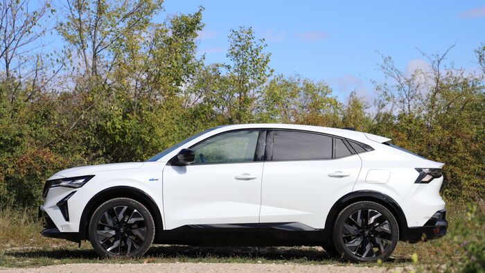 Renault Rafale PHEV teszt