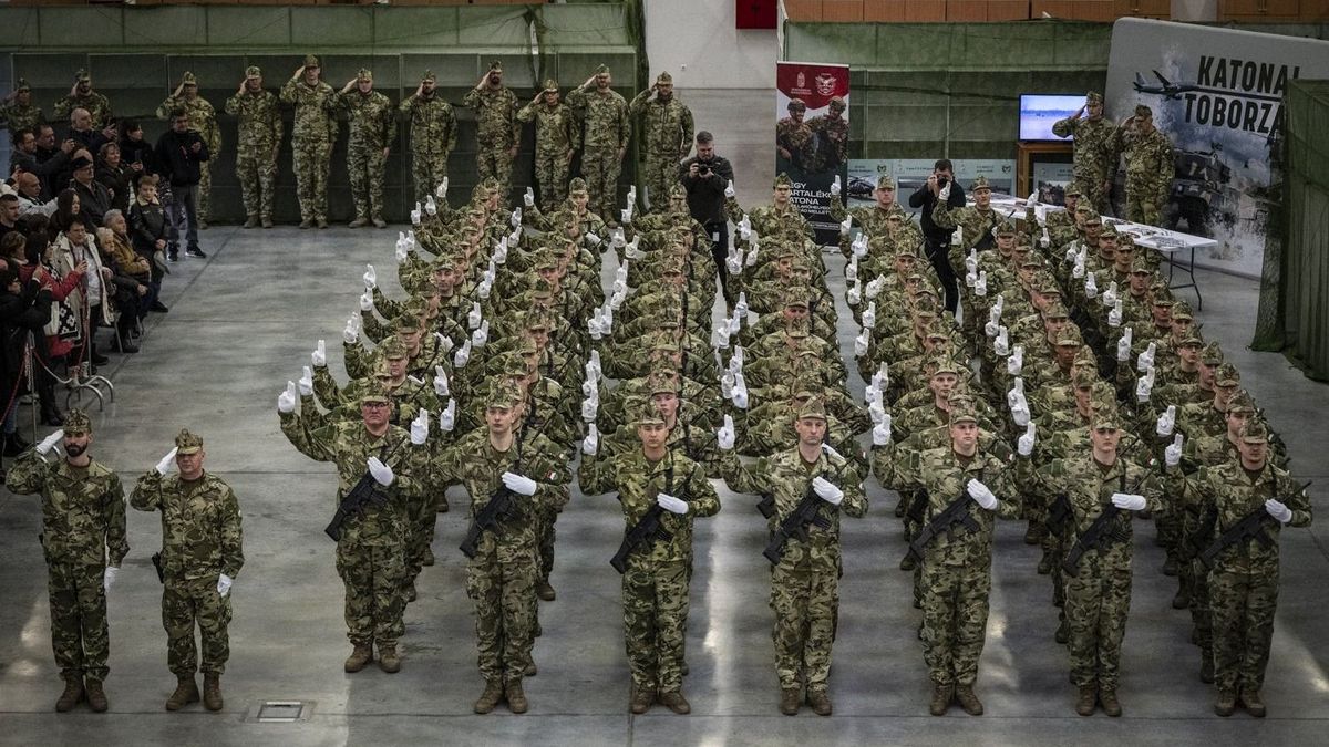 Esküt tettek a honvédek + videó