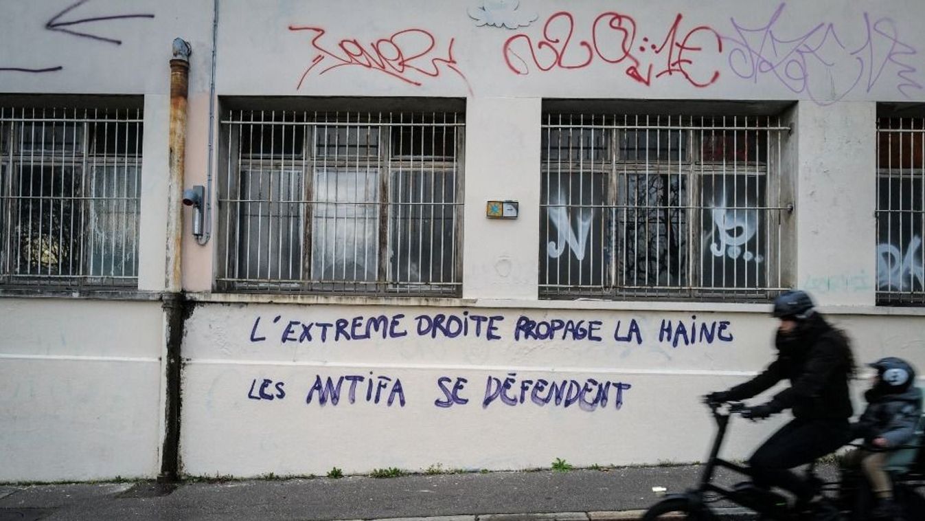 Antifasiszta graffiti üzenetek Lyon-ban