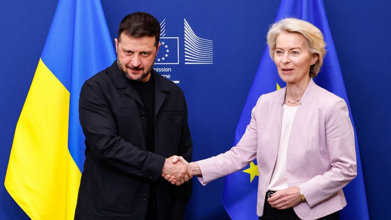 Volodimir Zelenszkij és Ursula von der Leyen (Fotó: AFP)