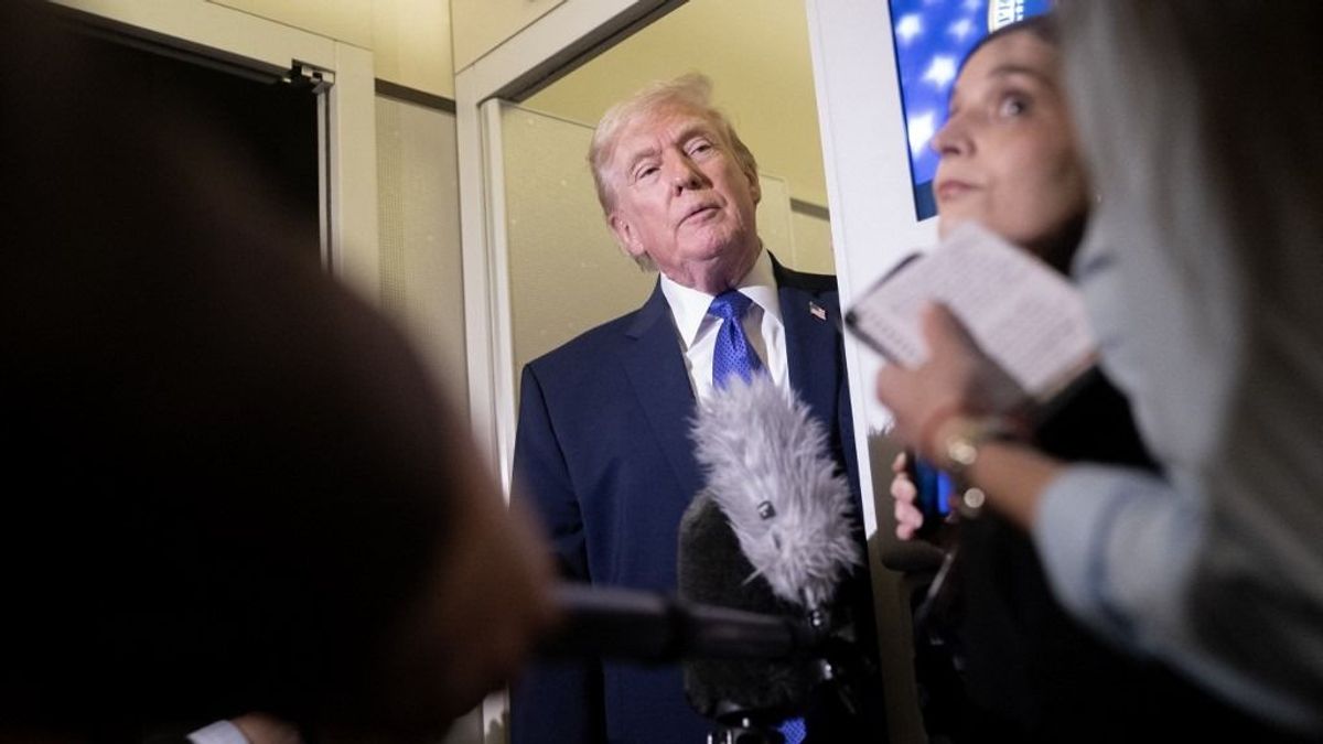 Zelenszkij foghatja a fejét: Donald Trump ismét figyelmeztette Ukrajnát