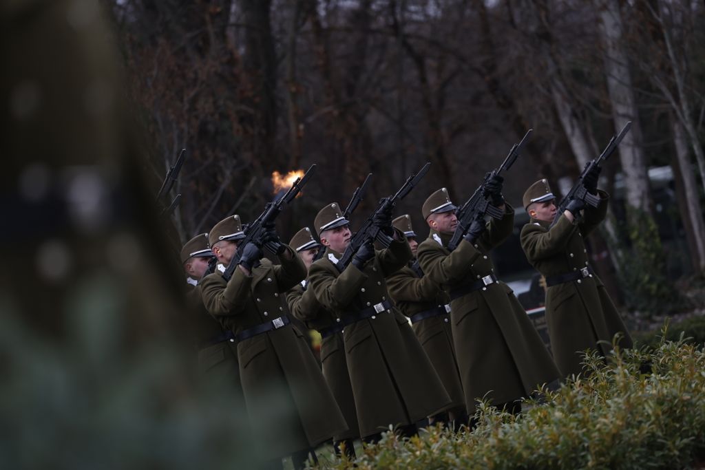 hősi halott magyar katona újratemetési szertartása Fiumei úti sírkert 