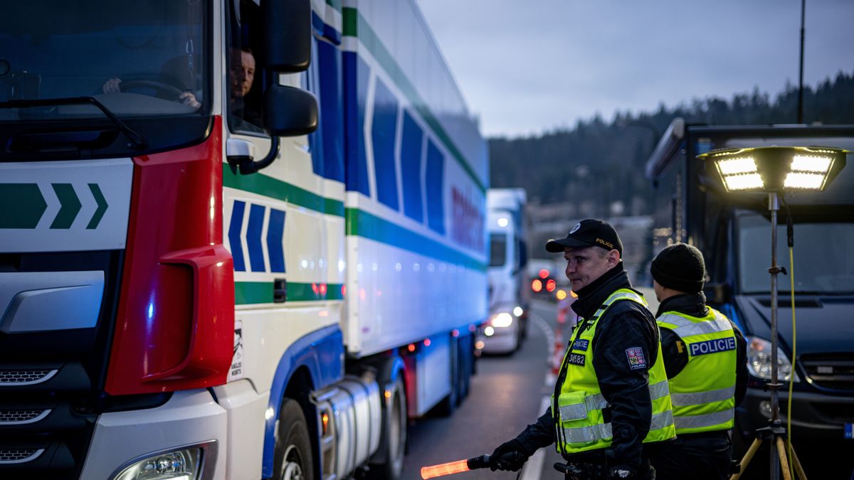 Még egy hidat lezártak a szlovák-magyar határon