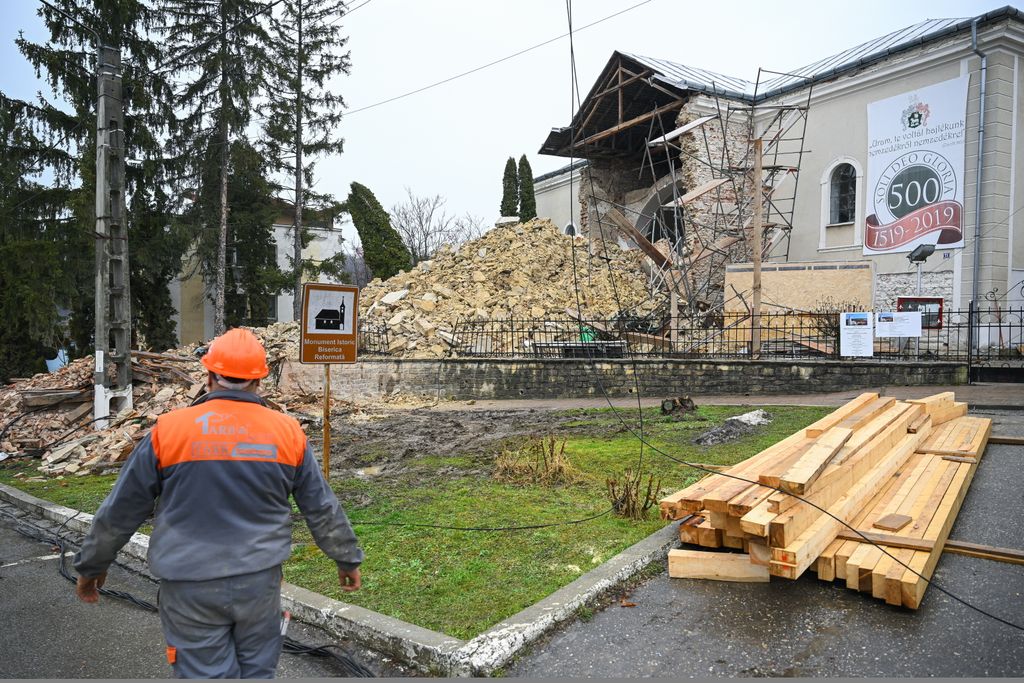 Leomlott a szilágycsehi református templom tornya