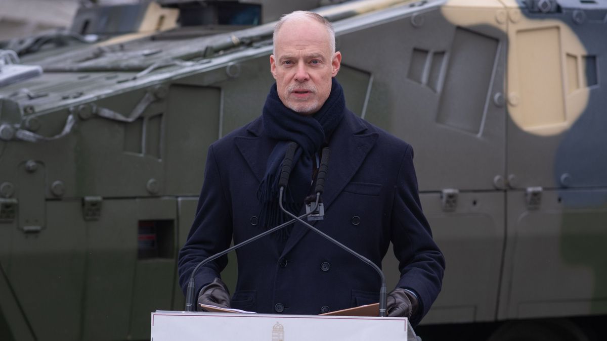 Szalay-Bobrovniczky Kristóf: Európa felett ismét a háború szele lebeg