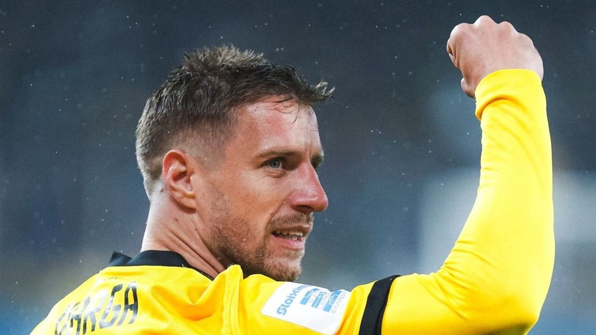 Hátborzongató, ami Varga Barnabással történt a gólja után, az AEK edzője undort érez + videó