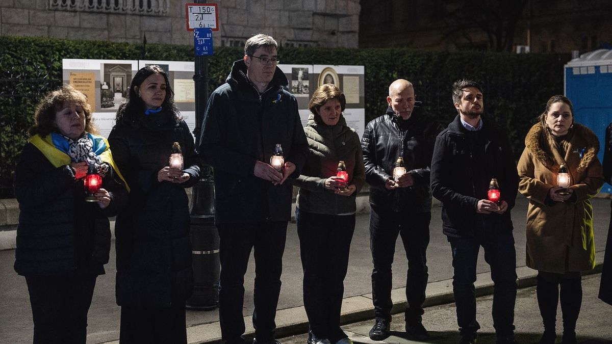 Hasznos idióták felvonulása