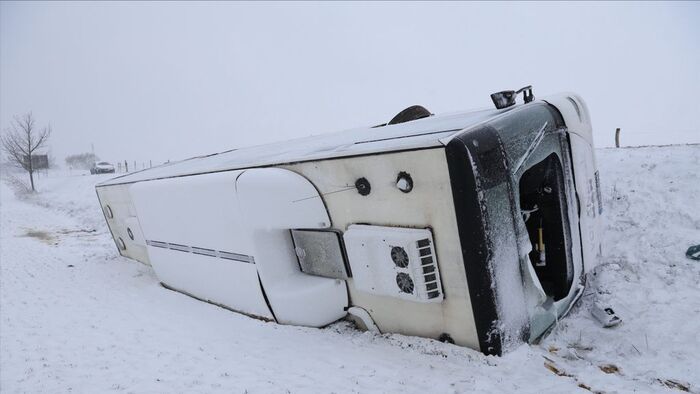 árokba borult busz Zala