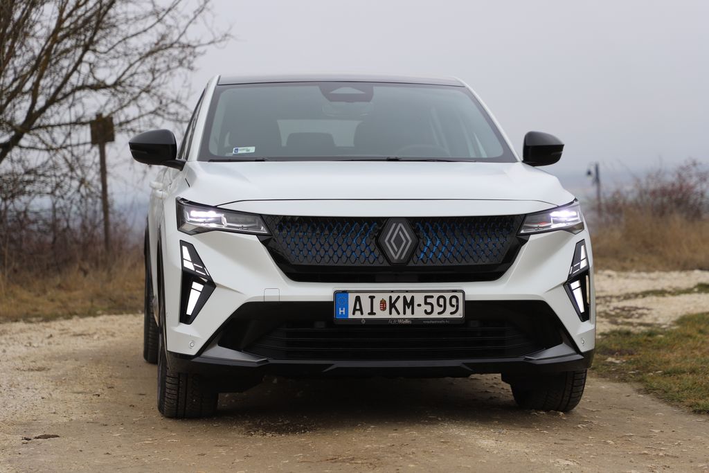 Renault Rafale PHEV teszt