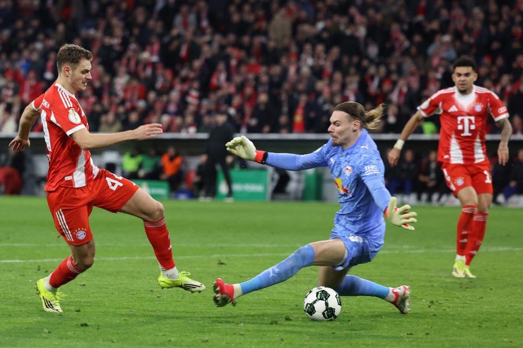 A Gulácsi Pétert helyettesítő Maarten Vandevoordt nagyot hibázott a Bayern München ellen, de a bíró és a VAR is a Lipcse ellen volt