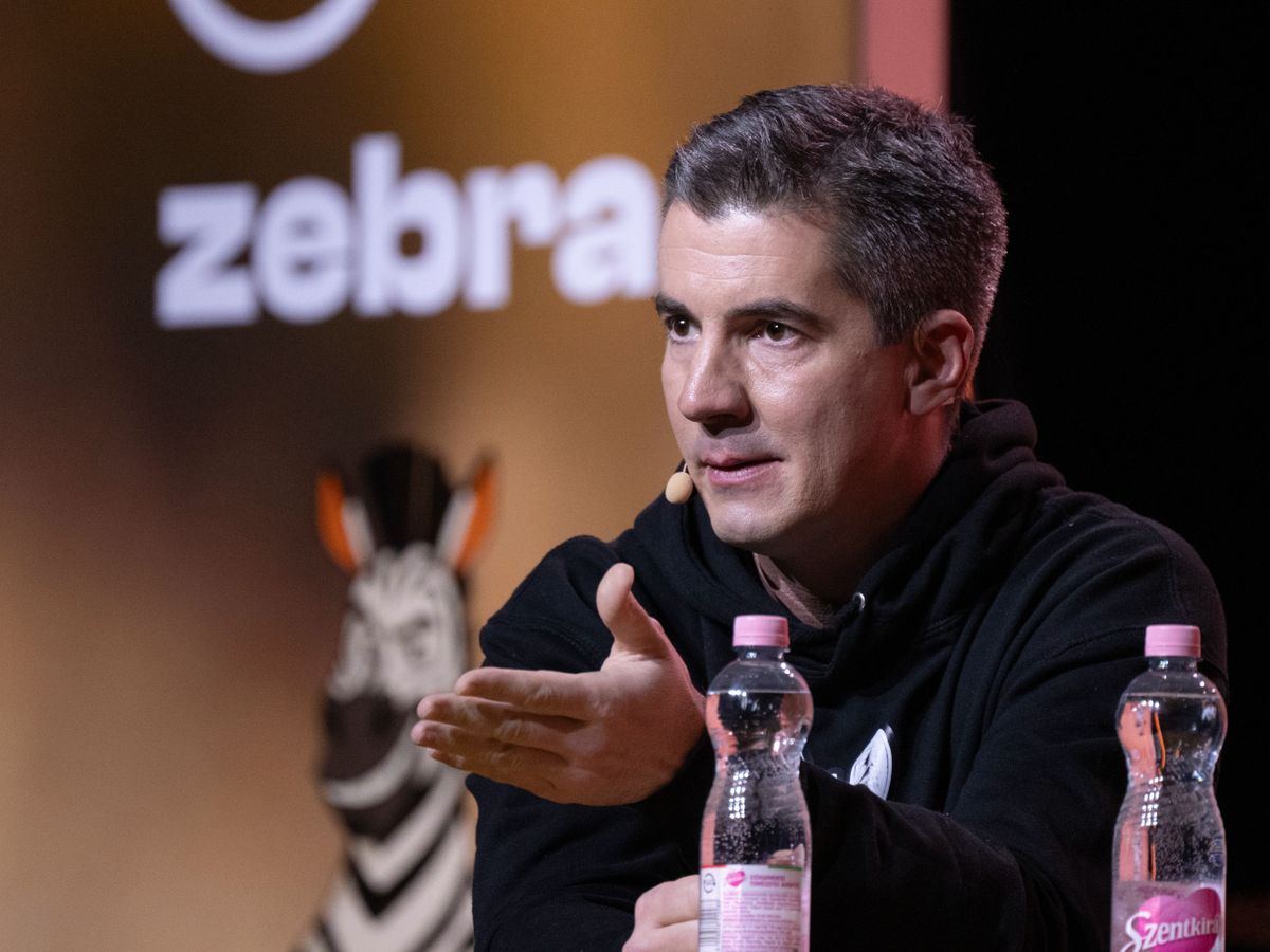 Budapest, 2026. február 12.
Kocsis Máté, a Fidesz frakcióvezetője, a Zebra Digitális Polgári Kör (DPK) alapítója a Zebra DPK országjárásának fővárosi rendezvényén a Riz Levente Sport- és Rendezvényközpontban 2026. február 12-én.
MTI/Szigetváry Zsolt