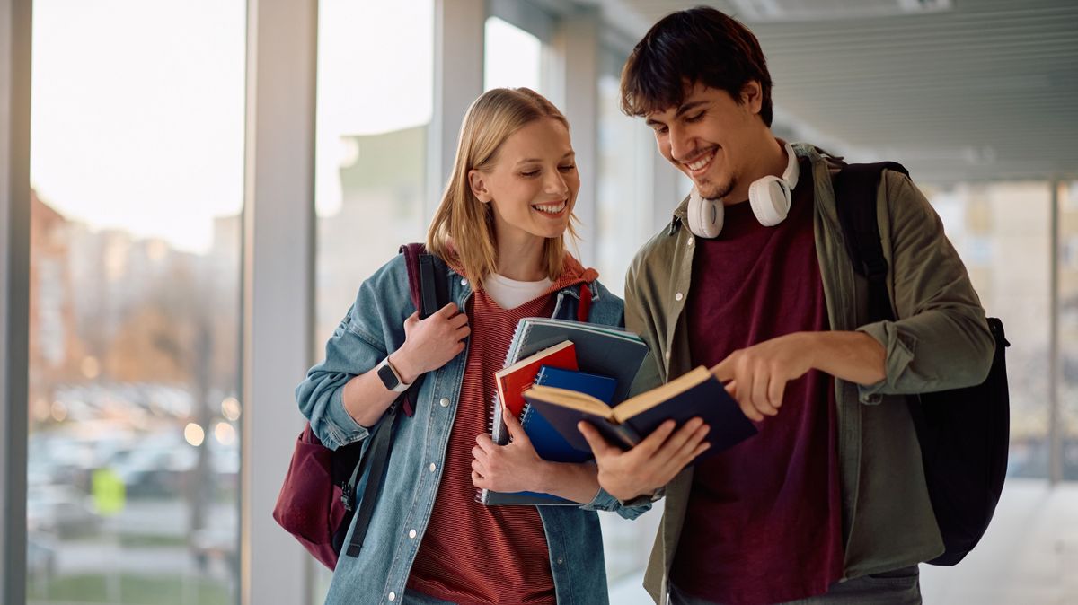 Az Európai Bizottság politikai bosszúja a diákok kizárása az Erasmus programból