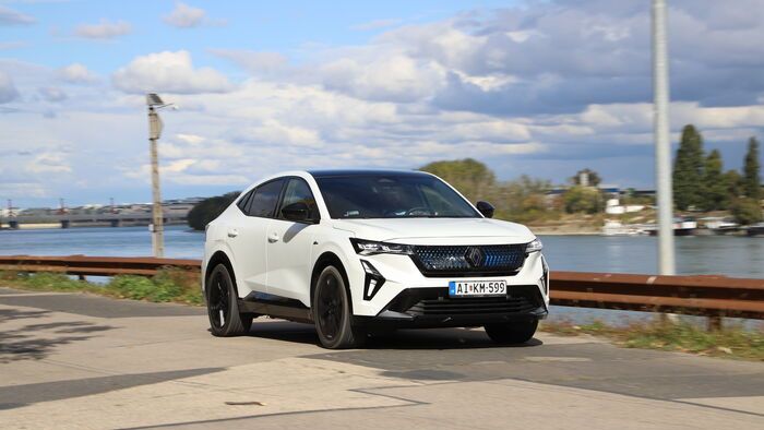 Renault Rafale PHEV teszt