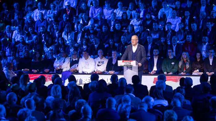 DPK Esztergom
Fidesz kampány
Navracsics Tibor