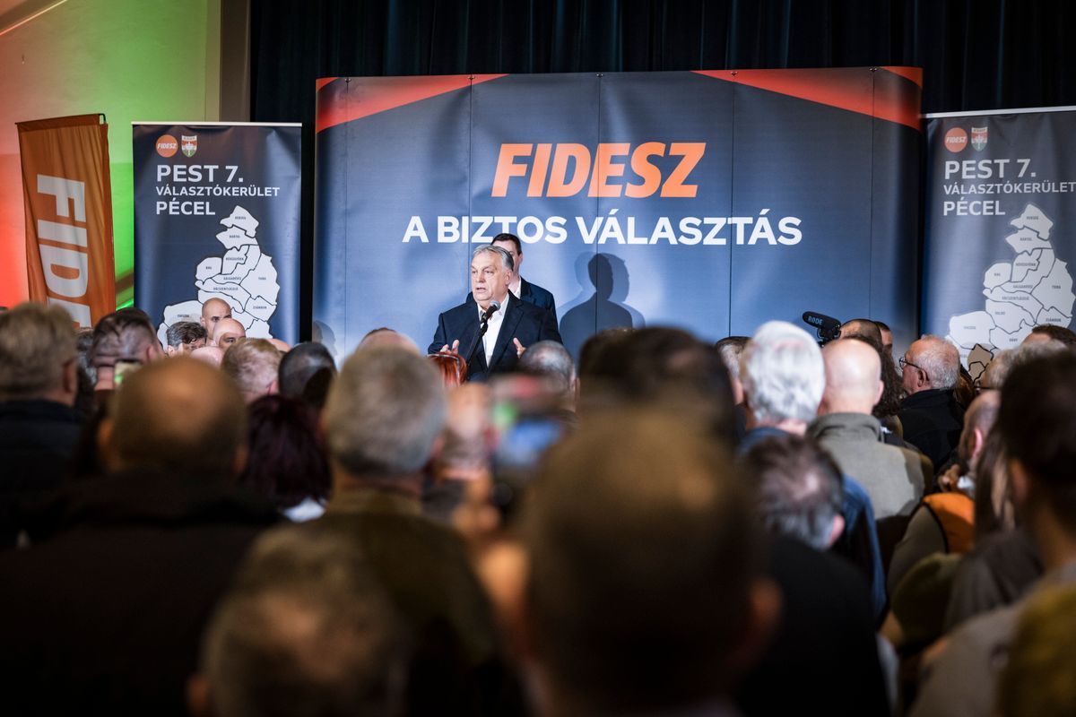 Sülysáp, 2026. február 23.
A Miniszterelnöki Kommunikációs Főosztály által közreadott képen Orbán Viktor miniszterelnök beszédet mond országjárásának sülysápi állomásán 2026. február 23-án.
MTI/Miniszterelnöki Kommunikációs Főosztály/Kaiser Ákos