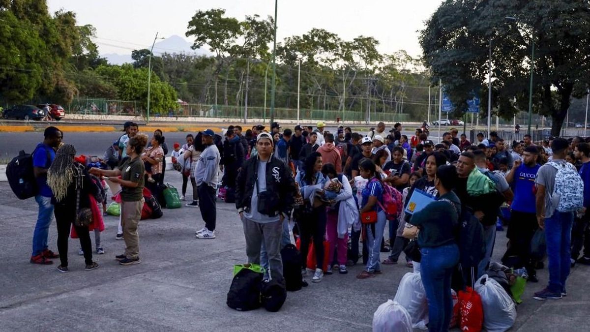 A szélsőbaloldali polgármester megnyitná a határokat a bevándorlók előtt + videó