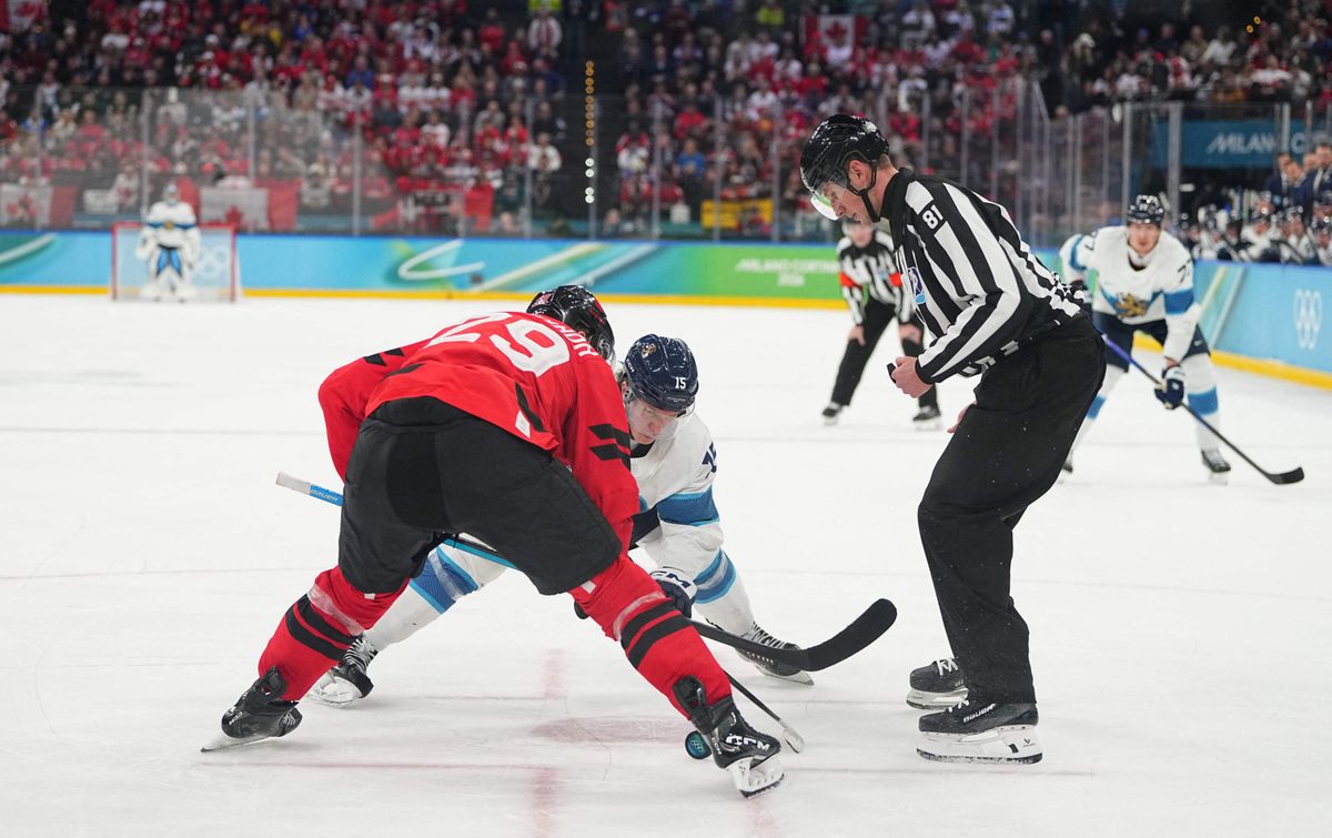 Kanada Finnország elleni téli olimpiai elődöntőjét két kanadai jégkorong-játékvezető fújta, a döntésbe kódolva volt a háborgás