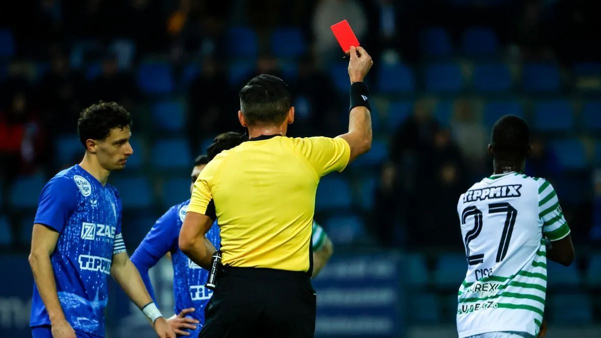 A csapatkapitány piros lapját még elbírta a Fradi, gyanús büntető okazta a vesztét Zalaegerszegen