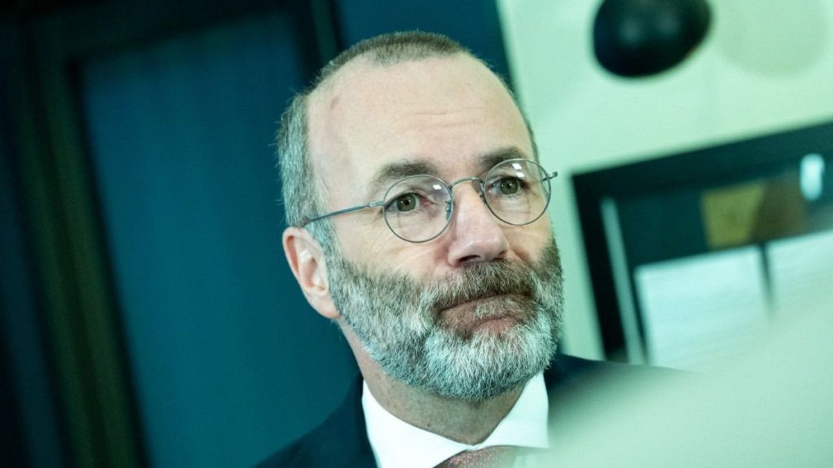 Elsomfordált az újságírói kérdések elől Manfred Weber + videó