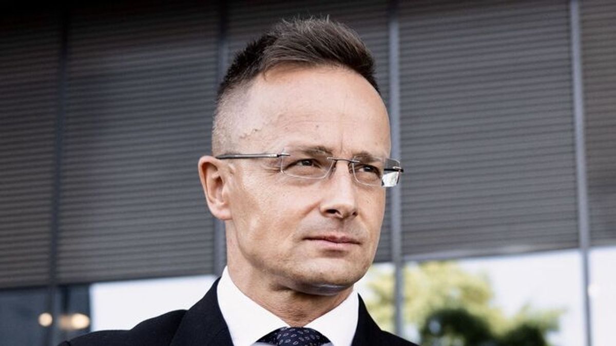 Hungary FM: Ukraine War Claims Another Hungarian Victim
