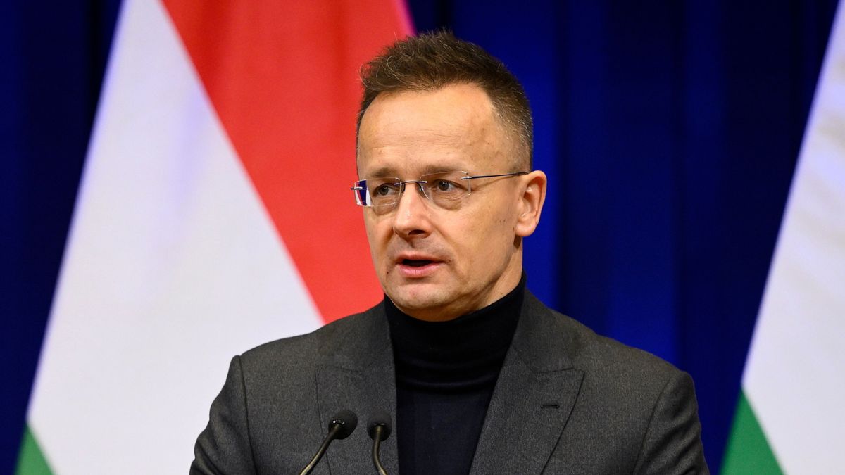 Szijjártó Péter: Ukrajna teljesen értelmetlen háborújában teljesen értelmetlenül halnak meg a magyar emberek