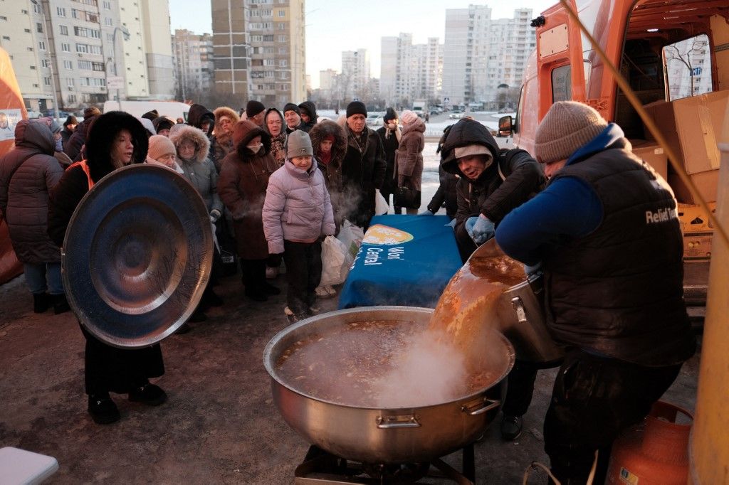 Orosz csapások és csontig hatoló fagy – nincs hová menekülni (Fotó: AFP)