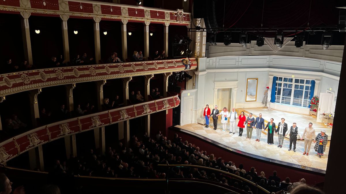 Amikor a kultúra sem marad magára