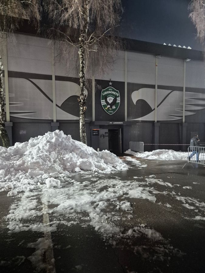 A Ludogorec stadionja előtt továbbra sem tökéletesek az állapotok
