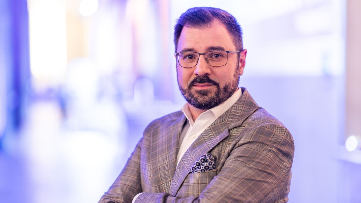 Szánthó Miklós: A számok makacs dolgok – Brüsszel és Kijev árnyékában zajlik a kampány