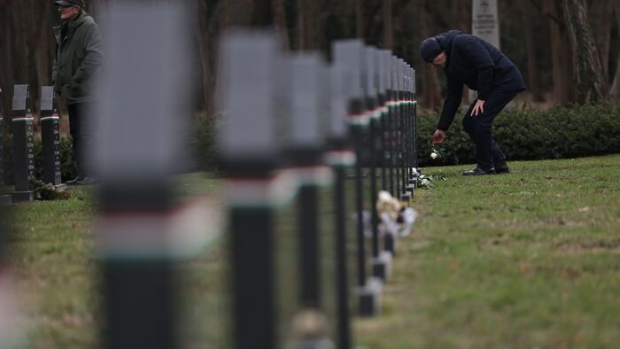 hősi halott magyar katona újratemetési szertartása Fiumei úti sírkert 