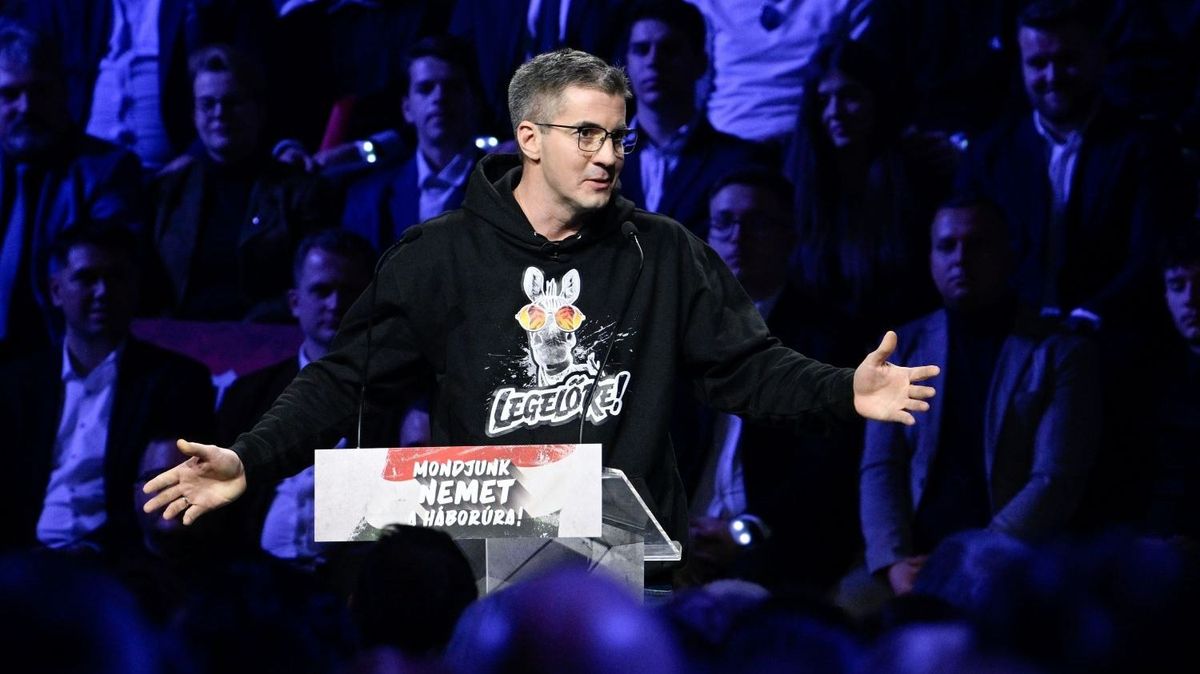 A Fidesz frakcióvezetője új Facebook-bejegyzésében élesen bírálta Manfred Webert