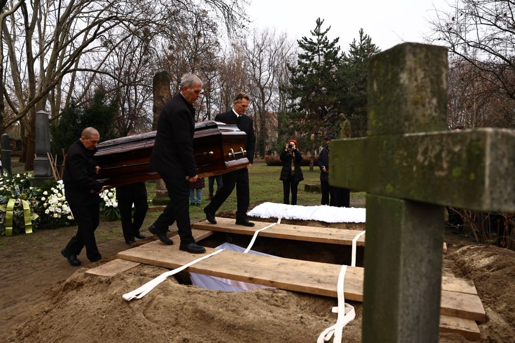 Tarr Béla temetése