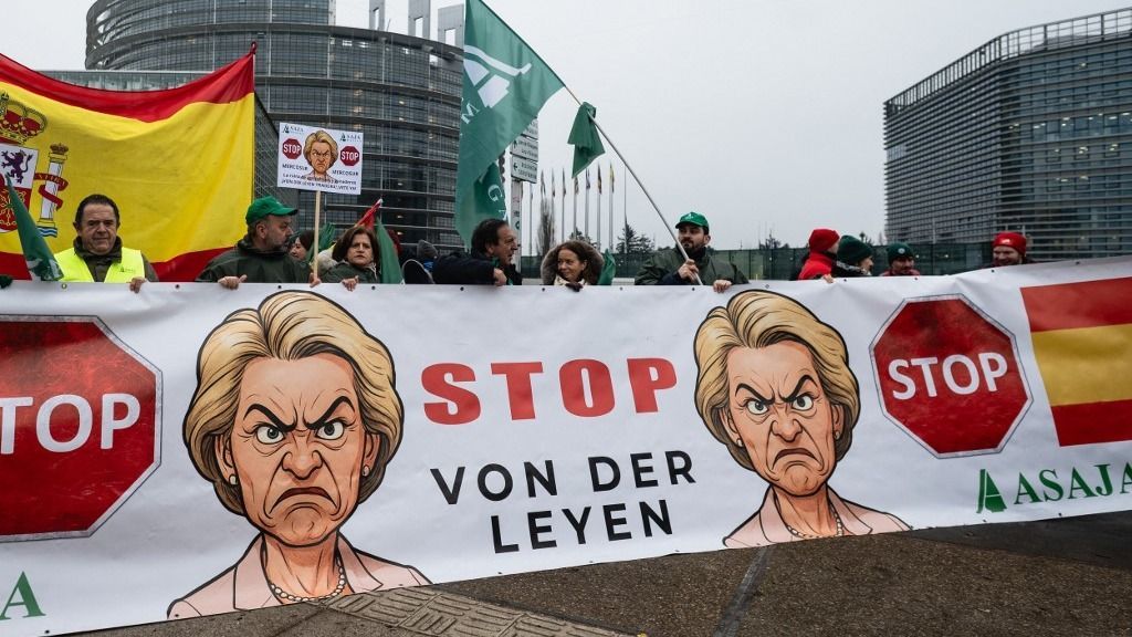 Brüsszel nyomást gyakorolt a legnagyobb közösségi platformokra is.