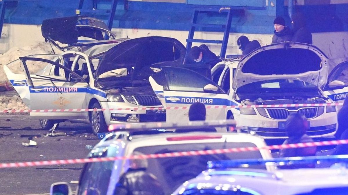 Halálos támadás: rendőrautót robbantottak fel a fővárosban