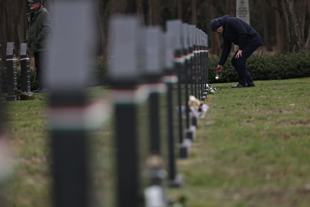 hősi halott magyar katona újratemetési szertartása Fiumei úti sírkert 