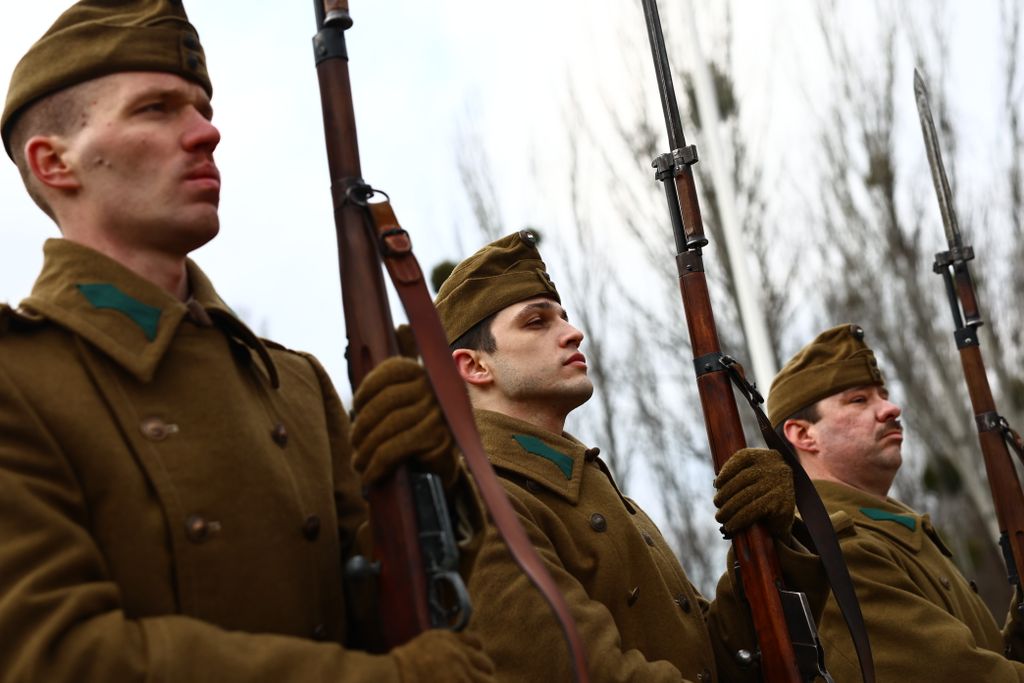 hősi halott magyar katona újratemetési szertartása Fiumei úti sírkert 