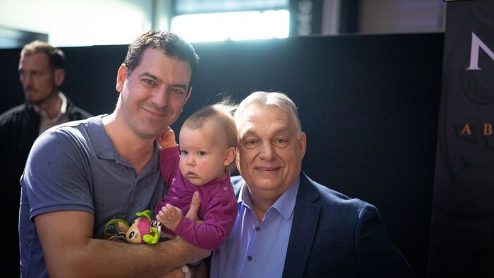 DPK Esztergom
Fidesz kampány
Orbán Viktor