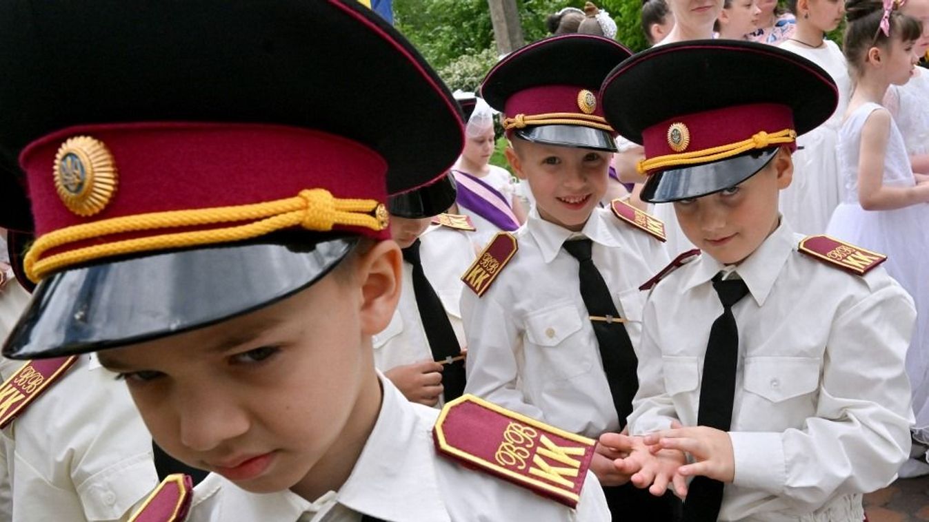 Ukrán gyermek kadétok