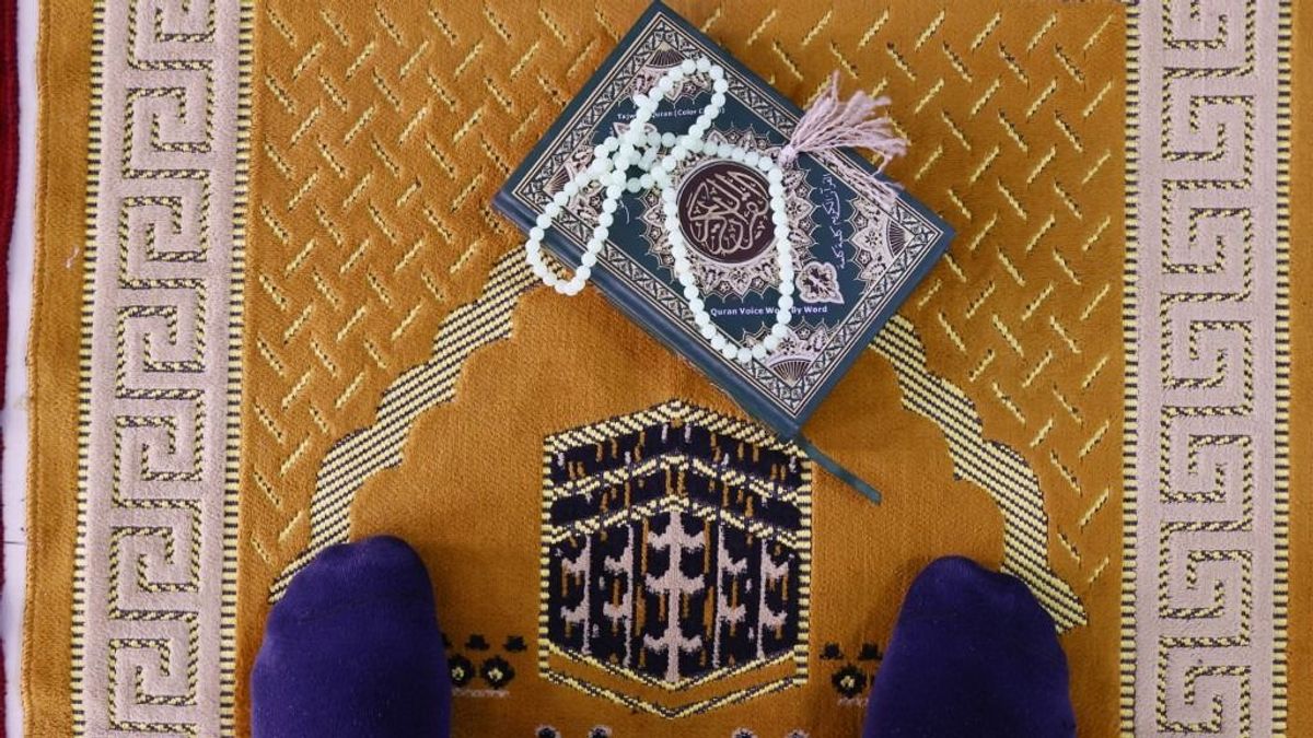 Imaszőnyegek a rácsok mögött: az osztrák állam látja el a muszlim fogvatartottakat