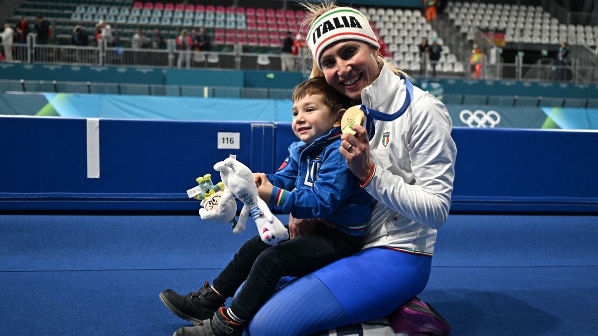 Lollobrigida a fiával ünnepelt, megőrülnek az olaszok + videó