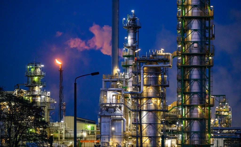 Zelenszkij mentegeti az orosz olajipari létesítmények elleni támadásokat (Illusztráció, forrás: dpa Picture-Alliance via AFP)