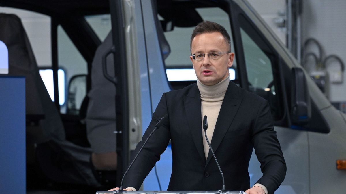 Szijjártó Péter hangsúlyozta: Magyarországgal szórakozni nem lehet