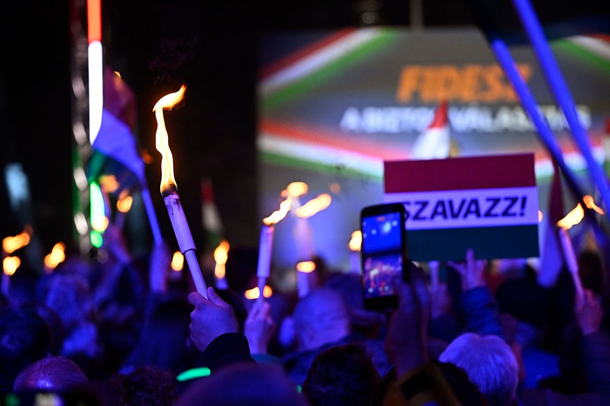 Törökszentmiklós, 2026. március 26.
Résztvevők Orbán Viktor miniszterelnök, a Fidesz elnöke országjárásának törökszentmiklósi állomásán, a Kossuth téren 2026. március 26-án.
MTI/Hegedüs Róbert