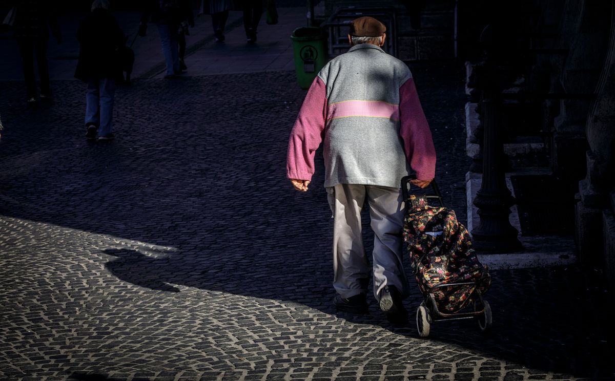 20251029 Budapest 
Nyugdíjas illusztráció

Fotó: Vémi Zoltán  VZ 
MW