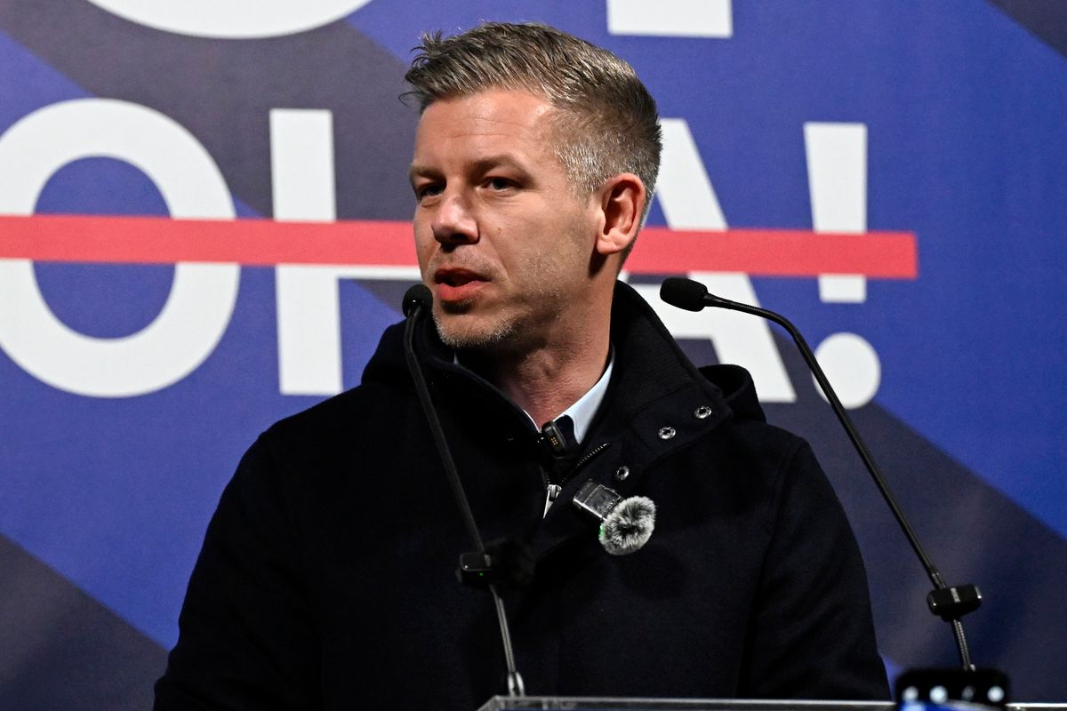 Dunaújváros, 2026. február 28.
Magyar Péter, a Tisza Párt elnöke beszédet mond a párt országjárása keretében tartott kampányrendezvényen Dunaújvárosban 2026. február 28-án.
MTI/Máthé Zoltán